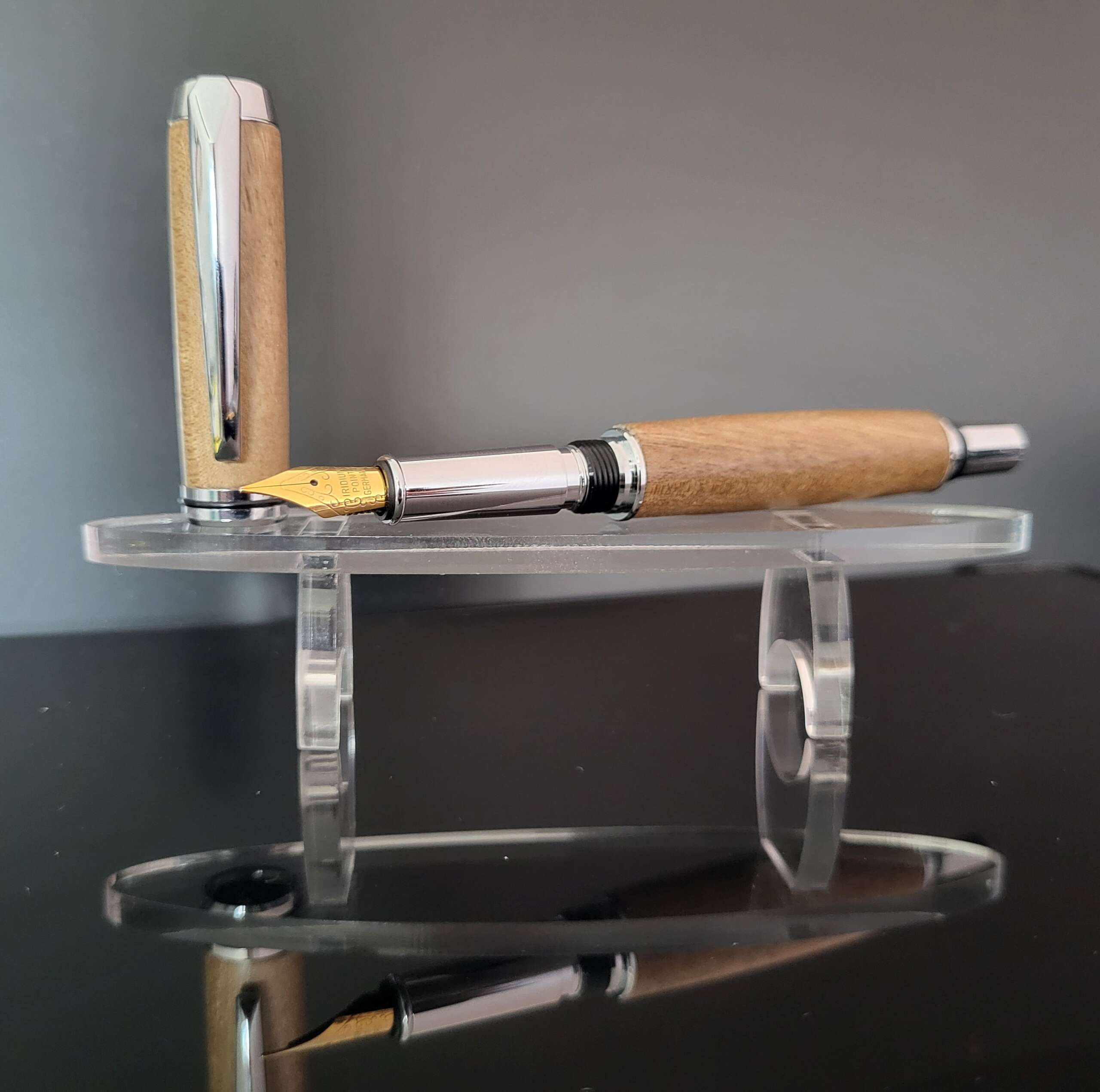 stylo à plume en noyer blond dit "le conteur"